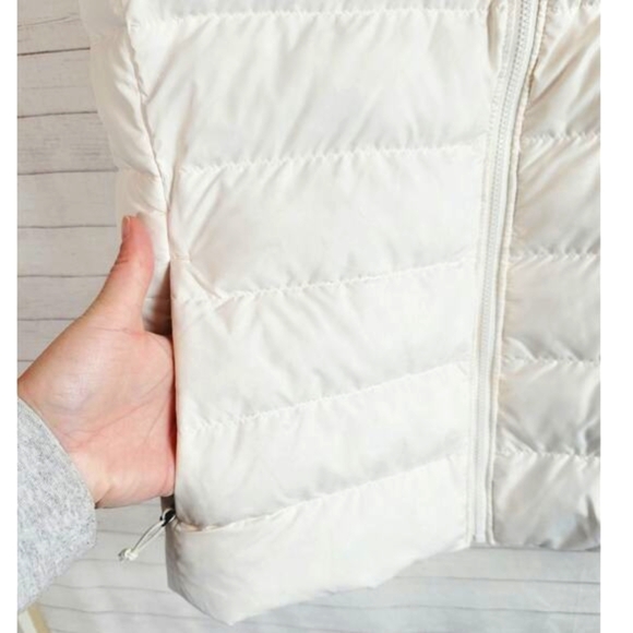 The North Face Aconcagua 3 Insulated Vest in White Dune, sz Small - Picture 4 of 14